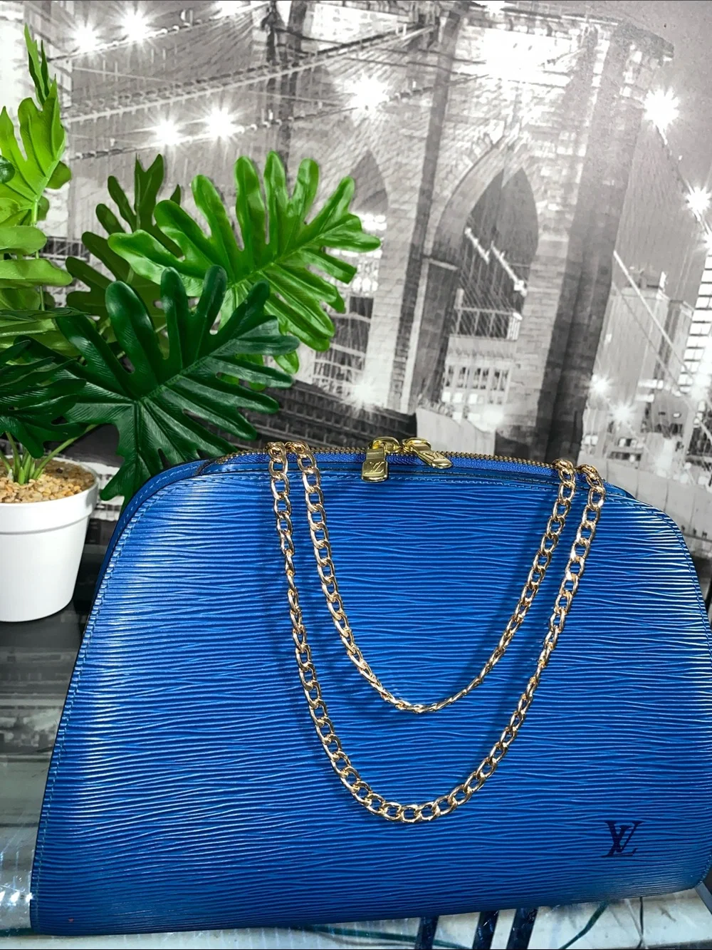 Authentic Rare LOUIS VUITTON Epi Blue Leather Dauphine GM Pouch Bag